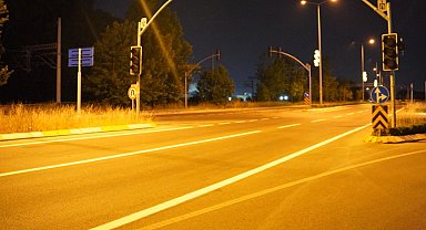 Kocaeli İzmit'te yol çizgileri yenileniyor