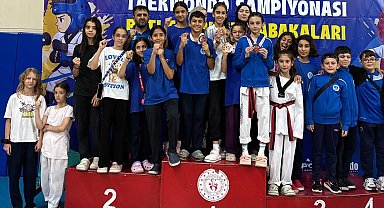 Kocaeli'nin gururu Kağıtspor kürsülerden inmiyor