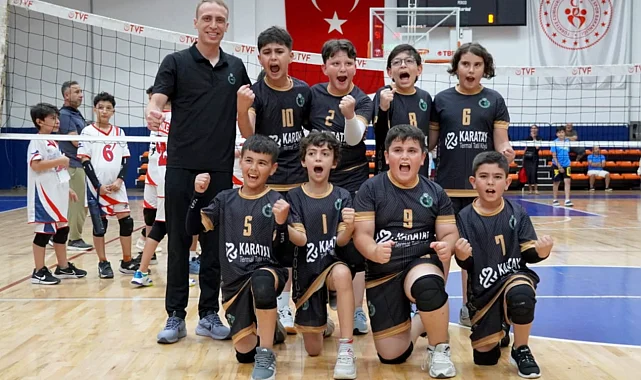Konya Karatay'ın minik efeleri namağlup şampiyon