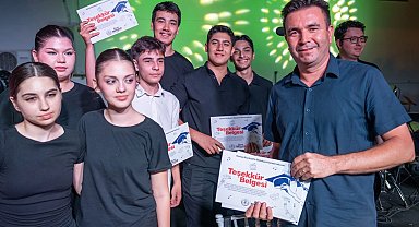 Manisa Büyükşehir Konservatuvarı'ndan sanat dolu yıl sonu gecesi