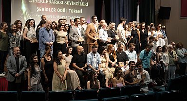 Mersin Şehir Tiyatrosu'na 'Ensemble Ödülü' gururu