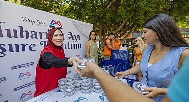 Mersin'de 13 ilçede 19 bin kişilik aşure ikramı