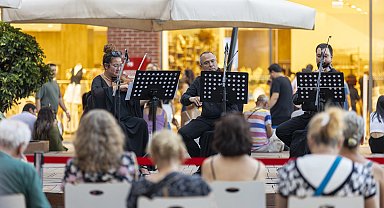 Mersin'de klasik müzik dinletileri yoğun ilgi gördü