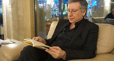 "Mustafa Aydoğan'la Dile Dair" kitapçılardaki yerini aldı