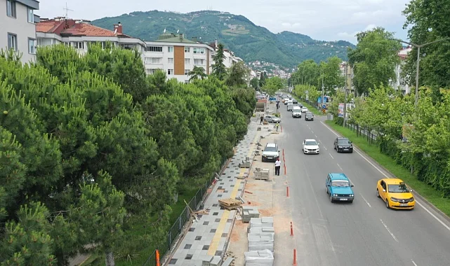 Ordu'da Atatürk Bulvarı'nda kaldırımlar yenileniyor