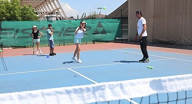 Sakarya'da Yaz Tenis Kursu'na yoğun ilgi
