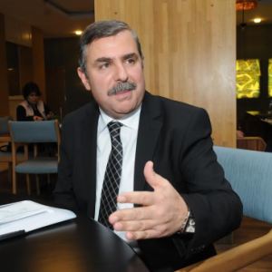 Ak Parti MKYK Üyesi Nazım Maviş adayları kutladı