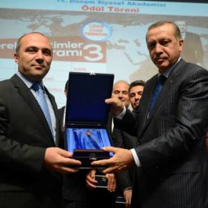 Başbakan’dan Sinoplu Irmak’a ödül