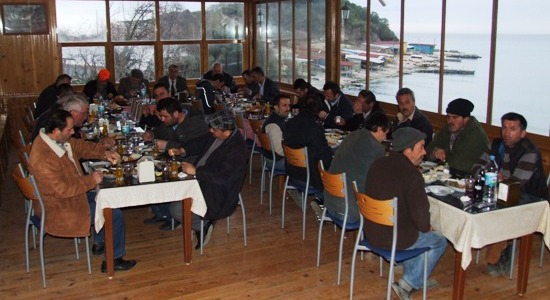 Belediye meclis üyeleri ve personellerine veda yemeği