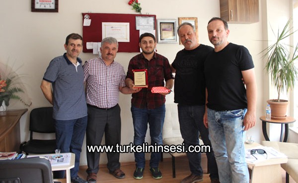 Dernekten gazetemize teşekkür ziyareti