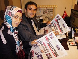 Gazetecinin düğün davetiyesi böyle olur