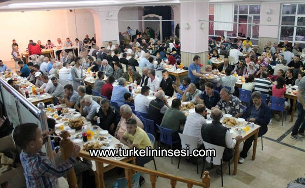 Hep birlikte aynı sofrayı paylaştık