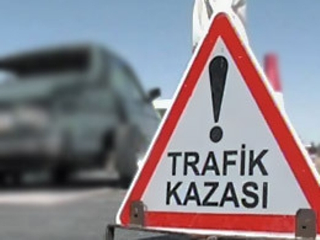 İki otomobil çarpıştı: 8 yaralı