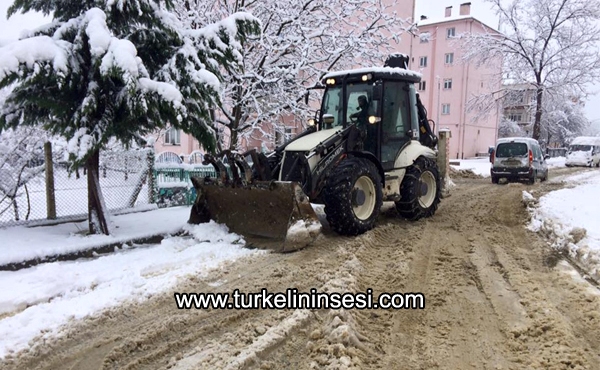 İlçemizde kar yağışı etkili oluyor