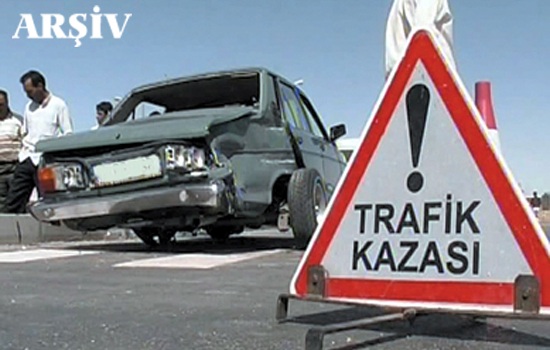 Otomobil kahveye girdi