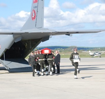 Sinop şehidini karşıladı