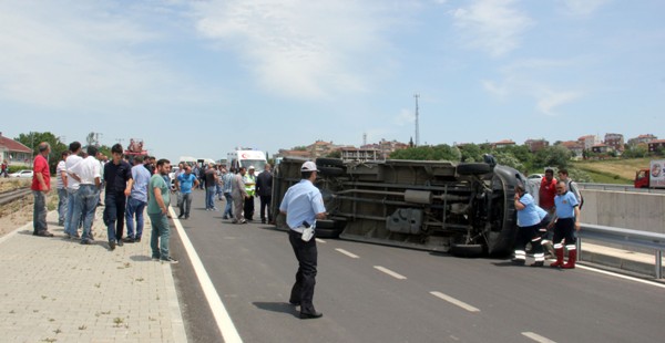 Sinop’ta dolmuş devrildi: 11 yaralı