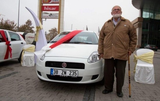 Türkelili talihli ödülünü teslim aldı