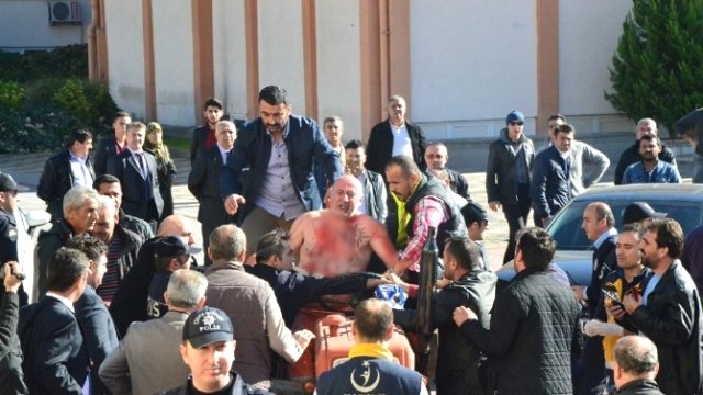 Sinop’ta valilik önünde cinnet